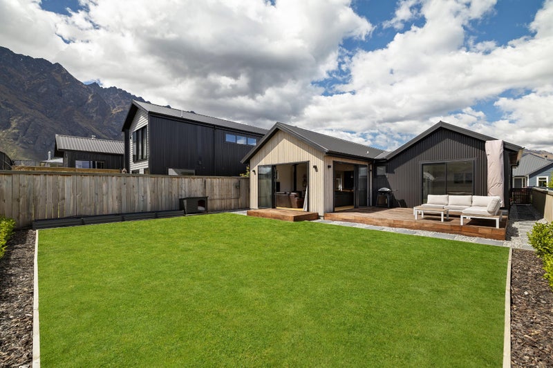 8 Plough Street, Jacks Point, Queenstown - Carousel 21