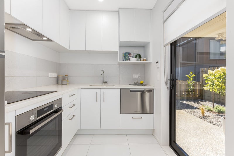 36 Astelia Way, Woodridge, Wellington - Carousel 2