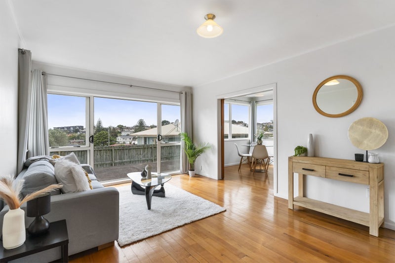 8 Brothers Street, New Windsor, Auckland - Carousel 2