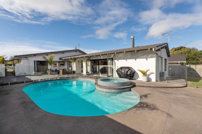 Property Valuation for 6 Tyrian Close, Half Moon Bay, Auckland Trade