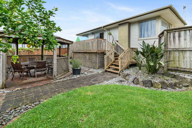 1/12 Riverpark Crescent, Henderson, Auckland - Carousel 1