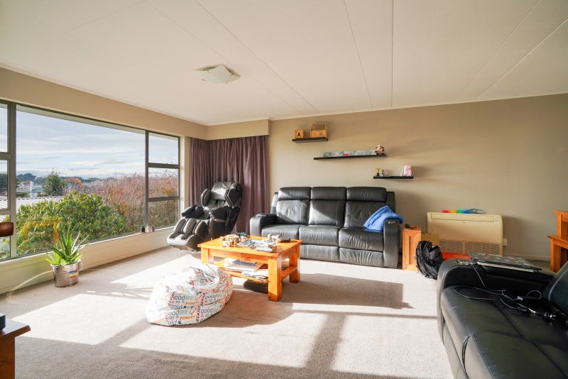 4 Kauri Terrace, Hargest, Invercargill - Carousel 2