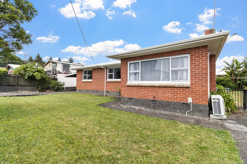 74 Gover Street, New Plymouth, New Plymouth - Carousel 1