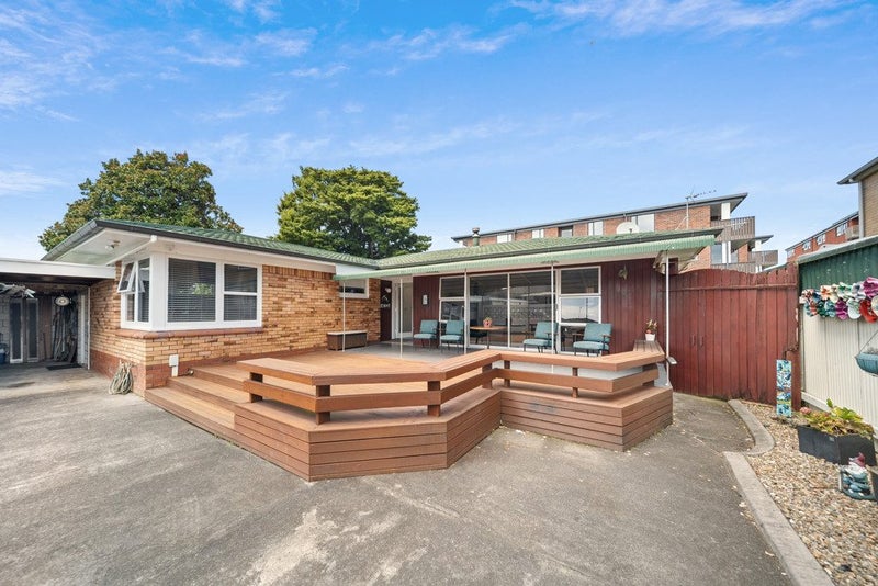 13A Glen Avenue, Papatoetoe, Auckland - Carousel 1