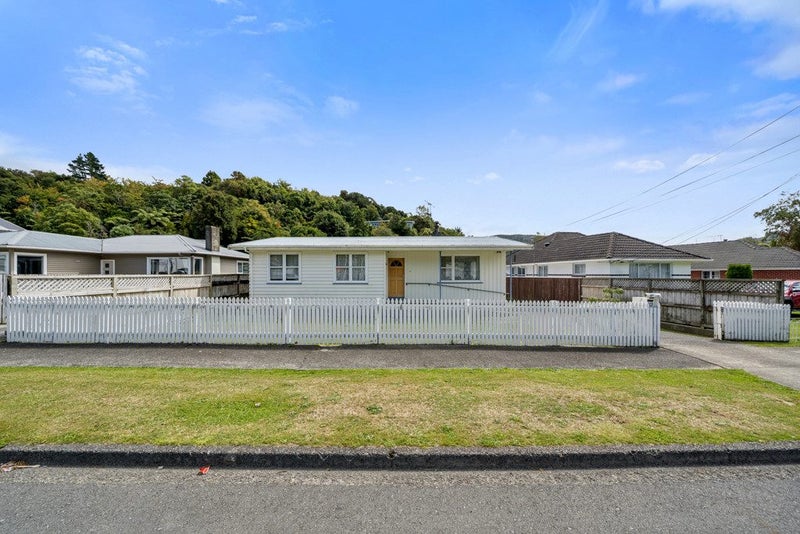 10 George Street, Stokes Valley, Lower Hutt - Carousel 12