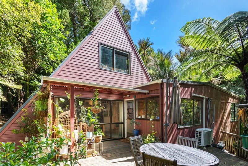 828 West Coast Road, Oratia, Waitakere City, Auckland - Carousel 2