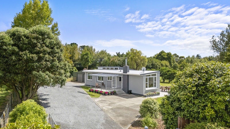 23 Hennesey Road, Palmerston North - Carousel 1