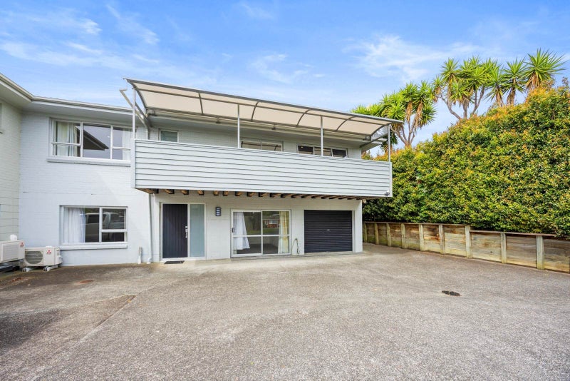 1/3 Bellcroft Place, Belmont, Auckland - Carousel 1