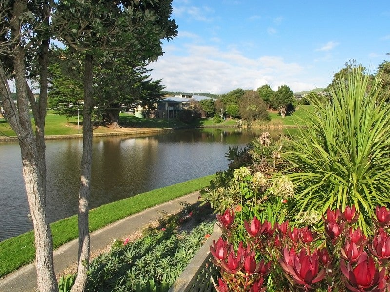 7 Lakeside Villas, Whitby, Porirua - Carousel 1