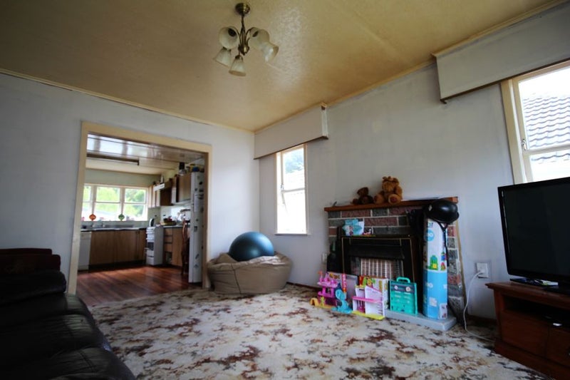 44 Lees Grove, Wainuiomata, Lower Hutt - Carousel 2