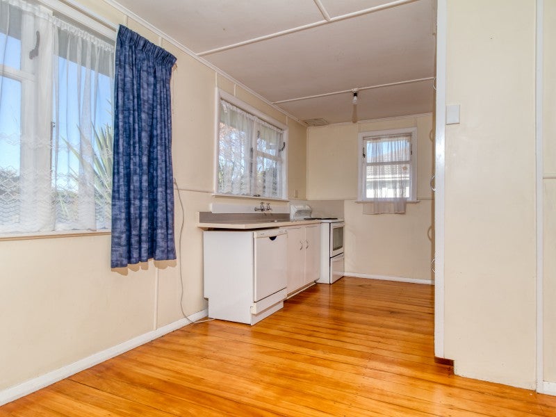 74 Lipscombe Crescent, Havelock North, Havelock North - Carousel 2