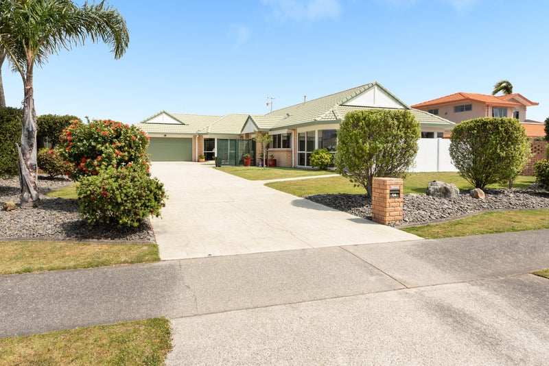54 Santa Monica Drive, Papamoa Beach, Papamoa - Carousel 2