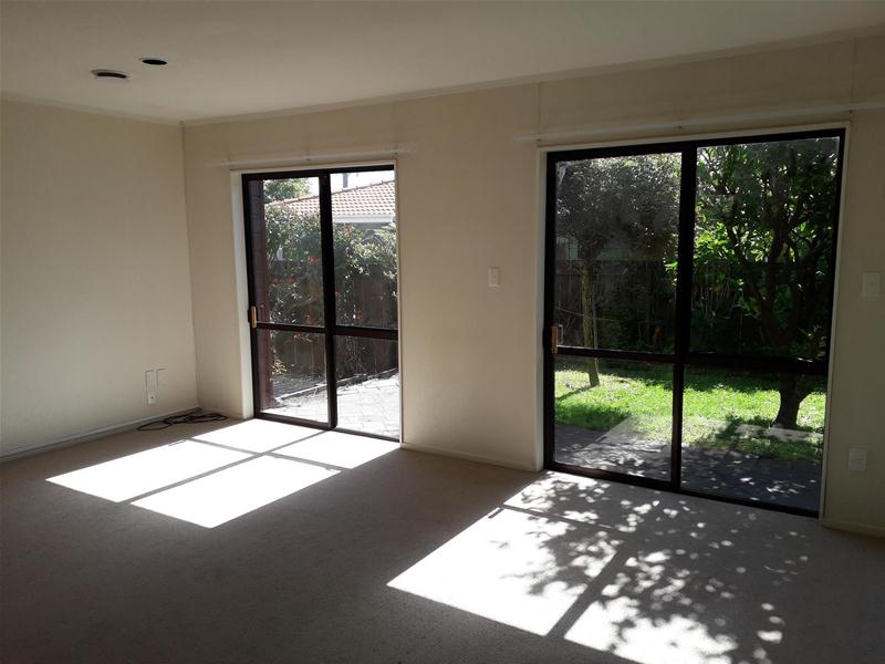 1/13 Pinewood Grove, Botany Downs, Auckland - Carousel 21