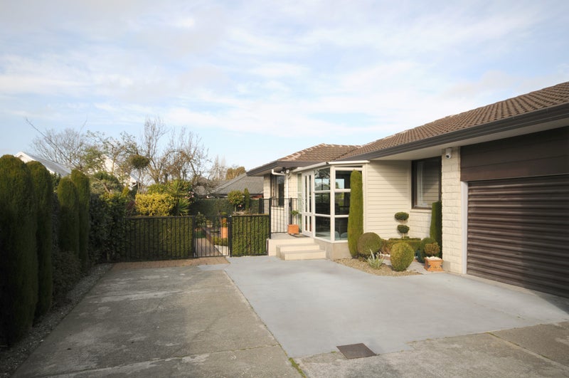 Property Valuation for 2/11 Wharenui Road, Upper Riccarton