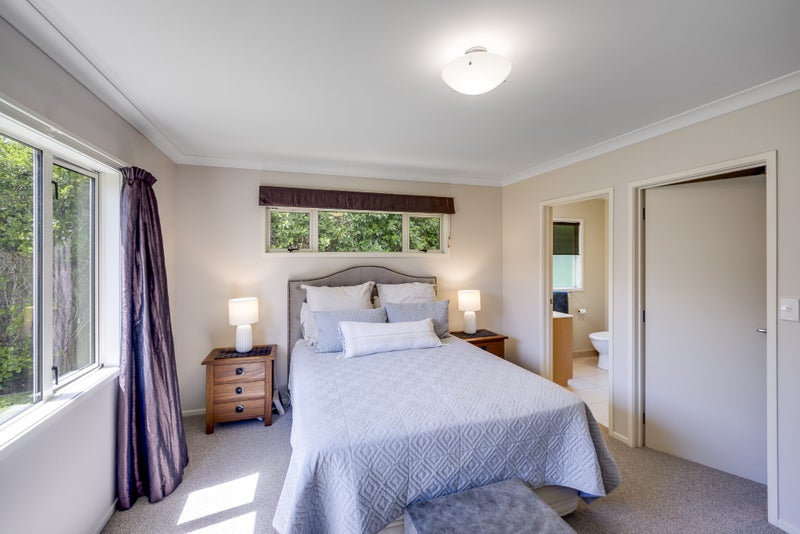 17 Blythfield Place, Taradale, Napier - Carousel 2