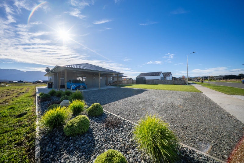 22 Marakura Drive, Te Anau, Te Anau - Carousel 1