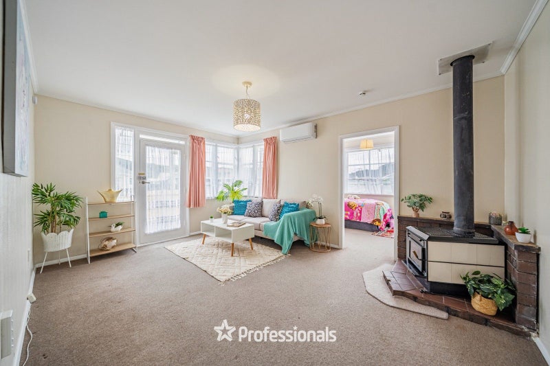 1/10 Hughes Crescent, Taita, Lower Hutt - Carousel 2