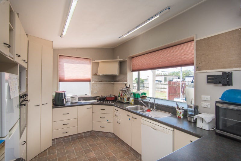 16 Saint Leonards Road, Temuka, Temuka - Carousel 2