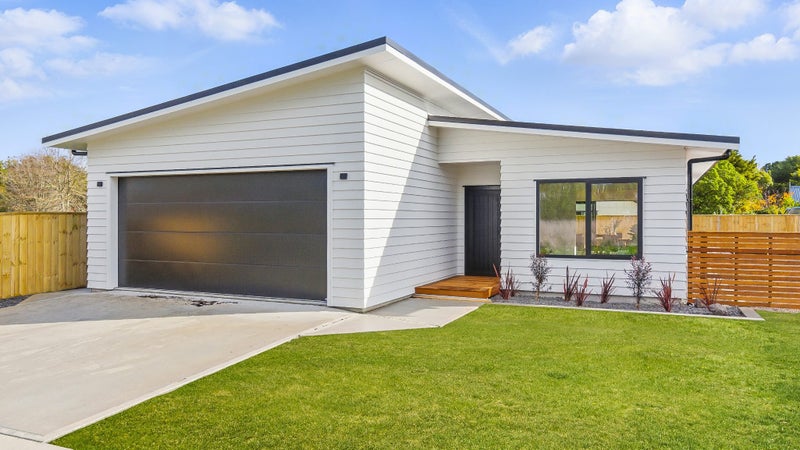 16 Te Awahohonu Lane, Ōtaki - Carousel 1