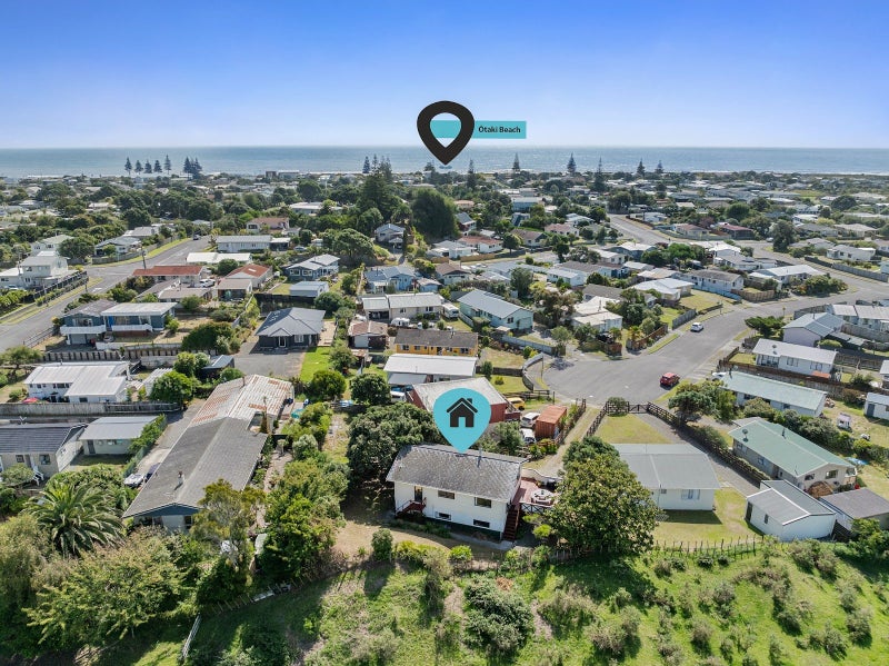 19 Colenso Place, Ōtaki Beach, Ōtaki - Carousel 1