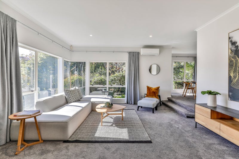 10 Woodfern Crescent, Titirangi, Auckland - Carousel 2