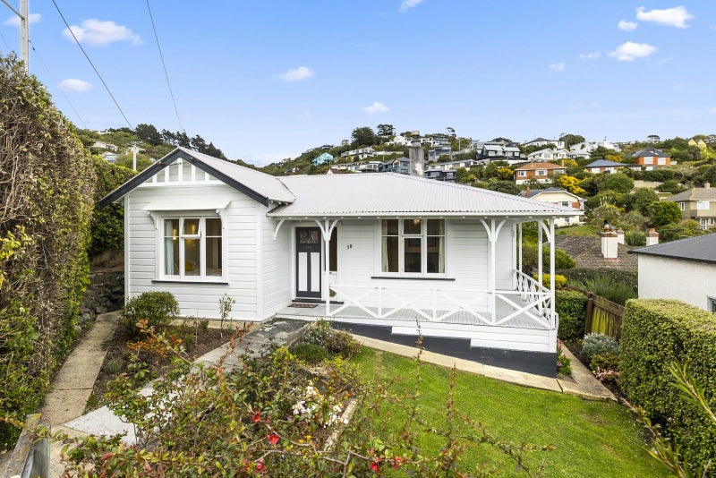 38 Cliffs Road, Saint Clair, Dunedin - Carousel 1
