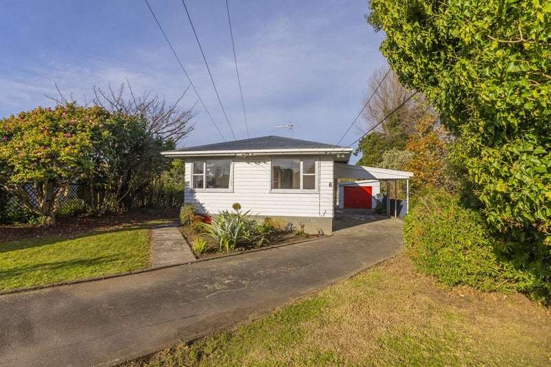42 Kiwi Road, Raumati Beach, Paraparaumu - Carousel 1