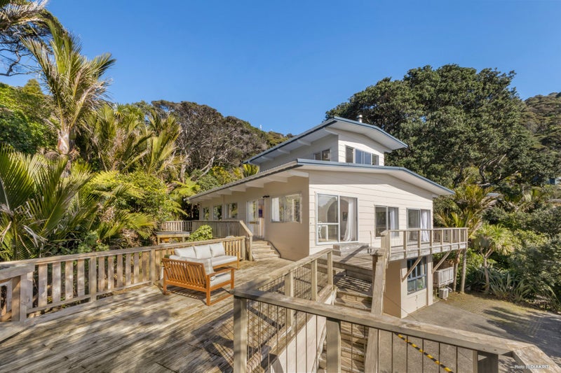 74 Rayner Road, Piha, Waitakere City, Auckland - Carousel 1