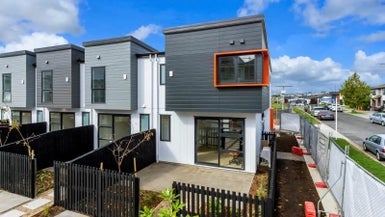 1 Kaikape Lane, Flat Bush, Auckland - Carousel 1