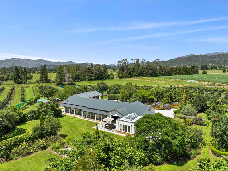 120 Patons Rock Road, Patons Rock, Tasman, Nelson / Tasman - Carousel 1