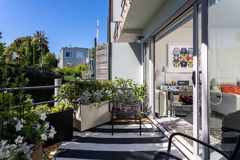 9/6 Sarsfield Street, Herne Bay, Auckland - Carousel 1