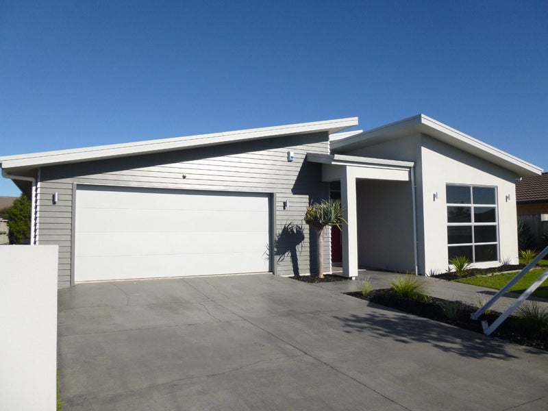 15 Ebony Court, Rototuna North, Hamilton - Carousel 15