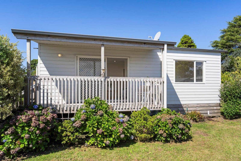 11A Gilpin Place, Beach Haven, Auckland - Carousel 2