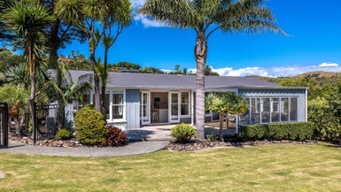 395A Sea View Road, Onetangi, Waiheke Island - Carousel 1