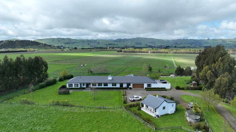 23 Dakins Road, East Taratahi - Carousel 2