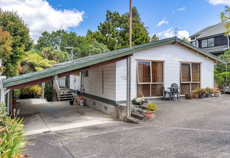 284 Beach Road, Campbells Bay, North Shore City, Auckland - Carousel 1