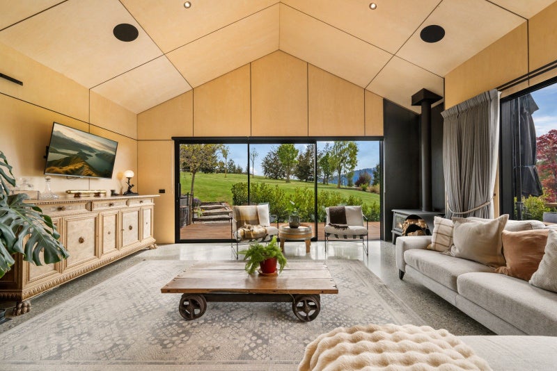 37 Pendeen CRES, Jacks Point, QUEENSTOWN - Carousel 1