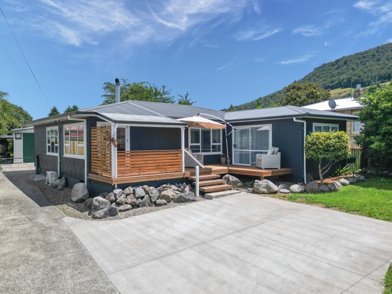 42 Island View Road, Western Heights, Rotorua - Carousel 1