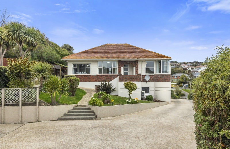 11 Sunbury Street, Andersons Bay, Dunedin - Carousel 1