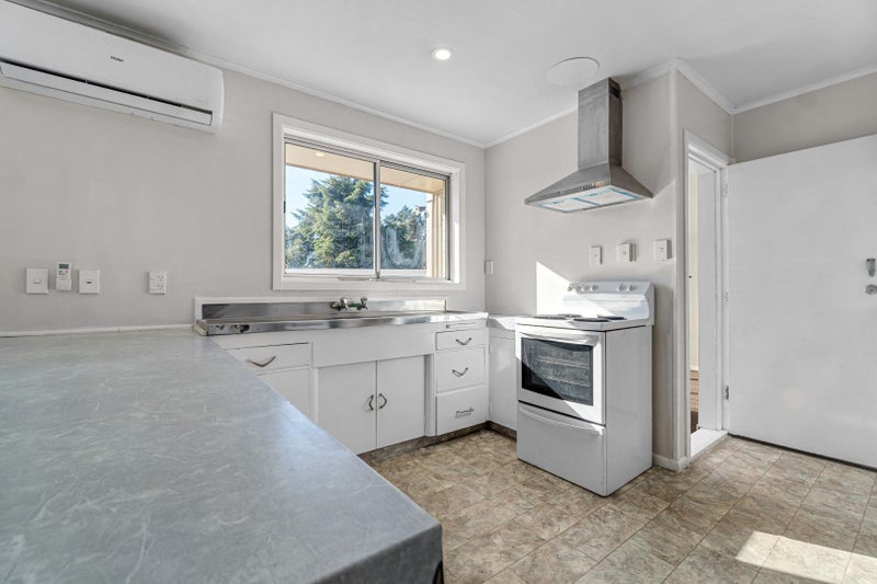 11B Anthony Crescent, Bader, Hamilton - Carousel 1