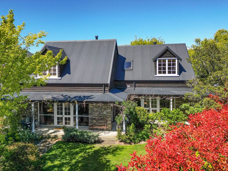 9 Hunter Crescent, Wanaka - Carousel 2