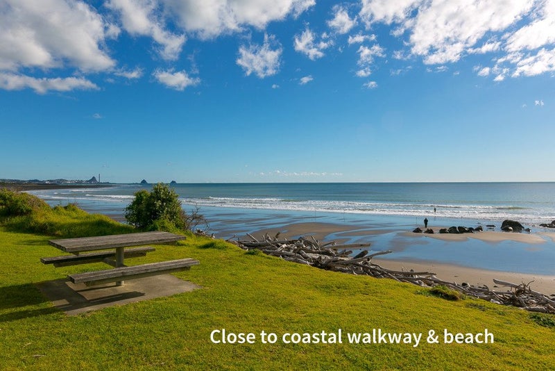 23 Links Drive, Waiwhakaiho, New Plymouth - Carousel 40
