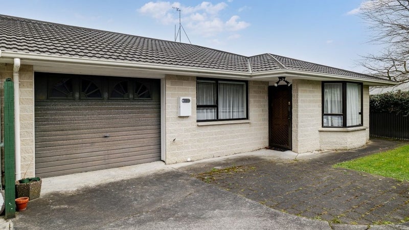 1C Droylsden Place, Palmerston North, Palmerston North - Carousel 1