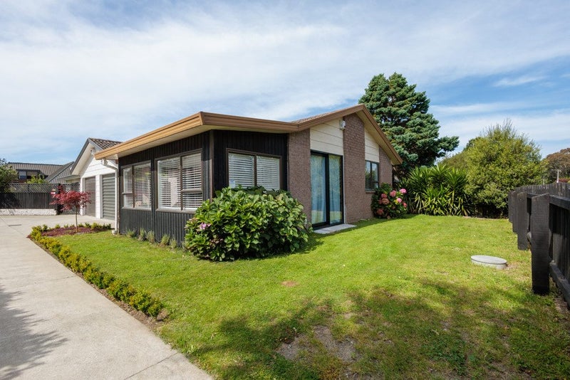 1/472 Avonhead Road, Avonhead, Christchurch - Carousel 1