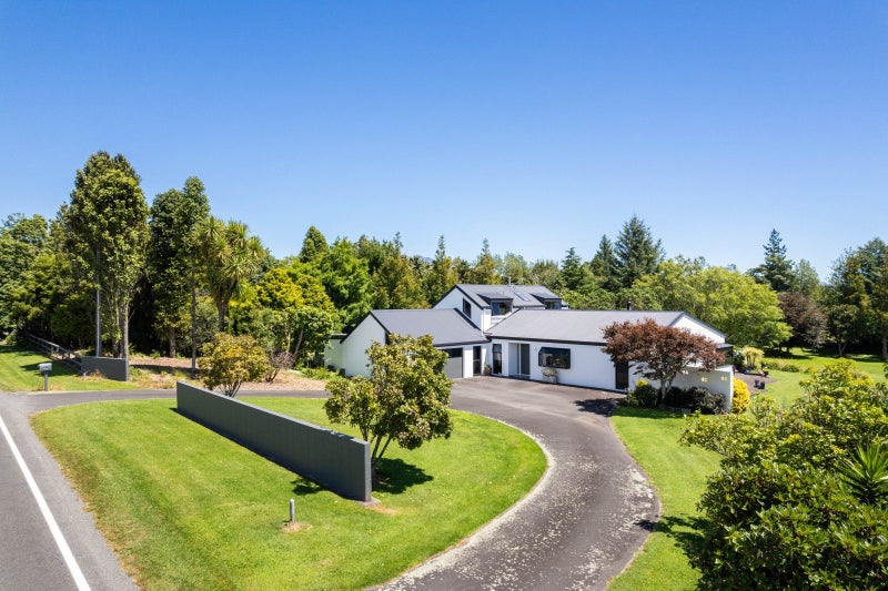 1298 Egmont Road, Inglewood - Carousel 1