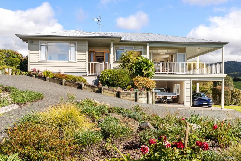 52 Pukekereru Lane, WHAKATIWAI, MIRANDA - Carousel 1