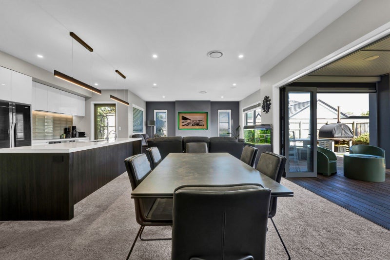 17 Honeyfield Drive, Whalers Gate, New Plymouth - Carousel 2