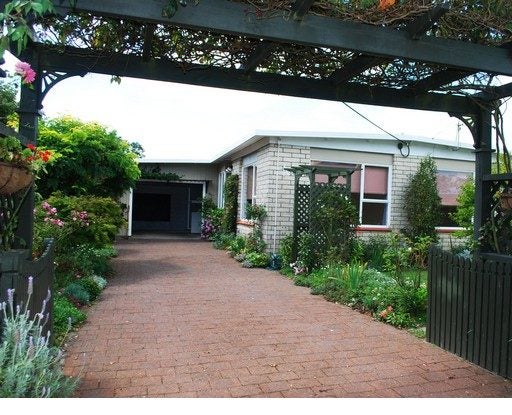 11A Hursthouse Street, Vogeltown, New Plymouth - Carousel 1