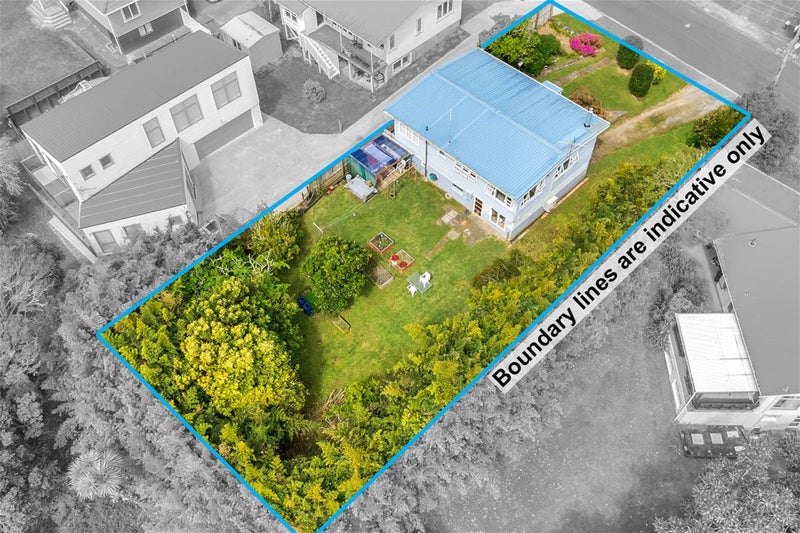 64 Sylvan Crescent, Te Atatu South, Auckland - Carousel 1