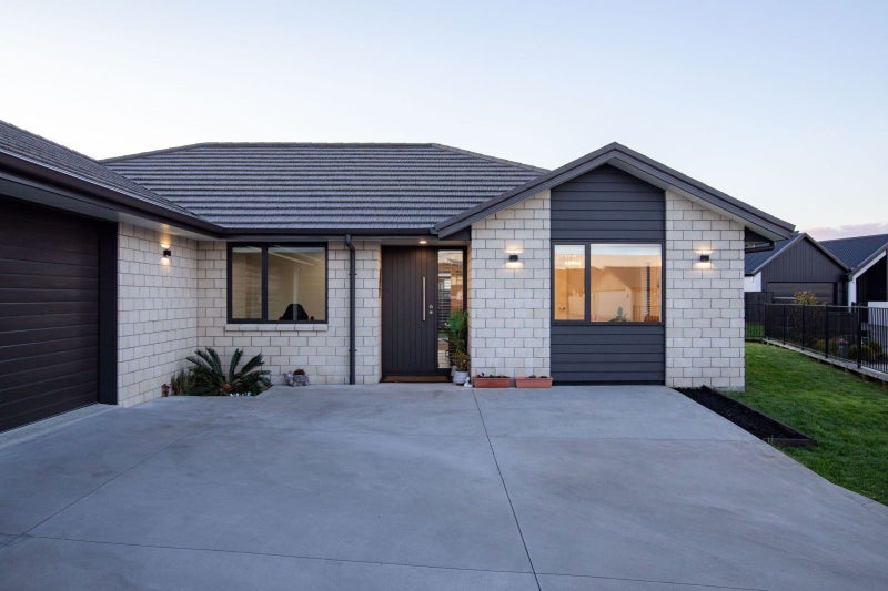 44 The Meadows Drive, Flagstaff, Hamilton - Carousel 2